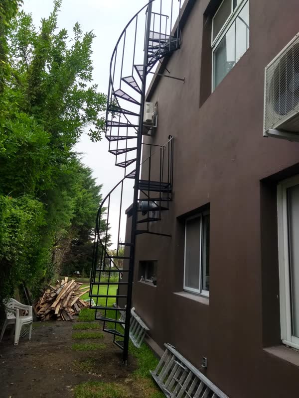 Escaleras caracol — foto 1, trabajo de Todo Herrería