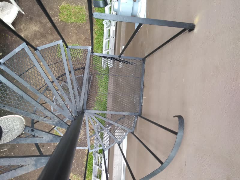 Escaleras caracol — foto 2, trabajo de Todo Herrería