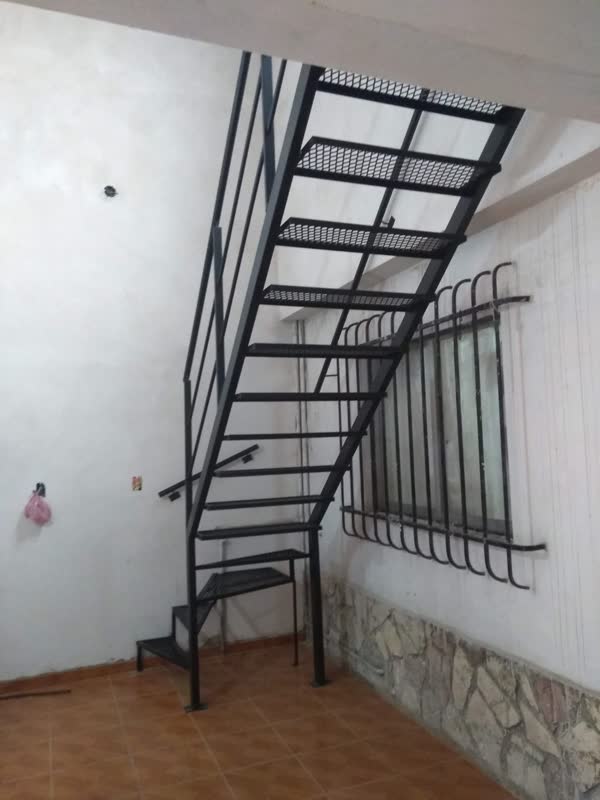 Escaleras exteriores — foto 1, trabajo de Todo Herrería