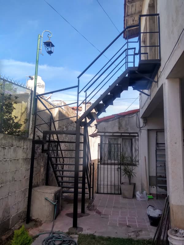 Escaleras exteriores — foto 3, trabajo de Todo Herrería