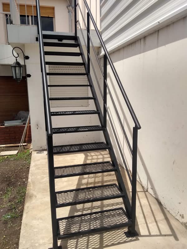 Escaleras exteriores — foto 4, trabajo de Todo Herrería