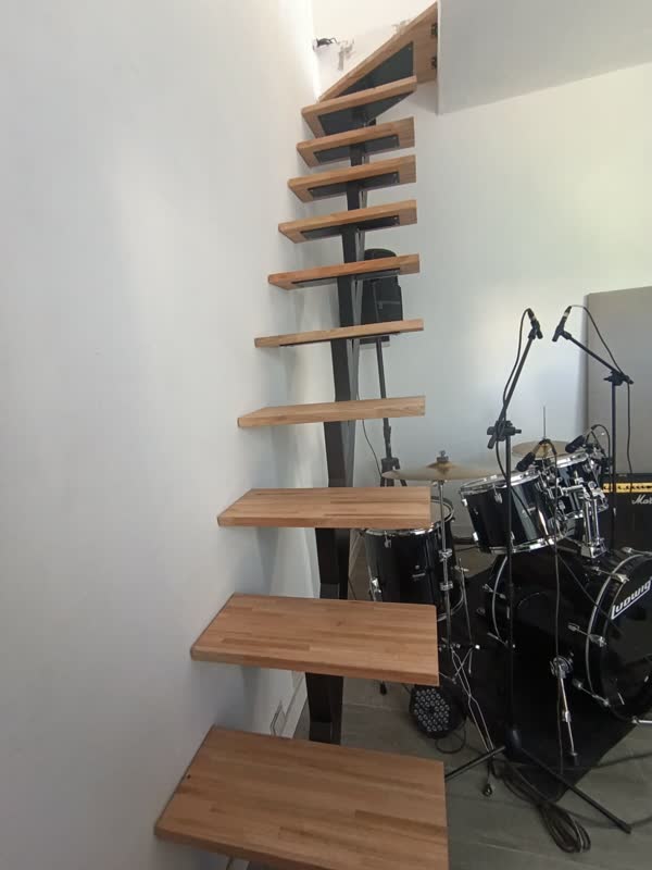 Escaleras interiores — foto 1, trabajo de Todo Herrería