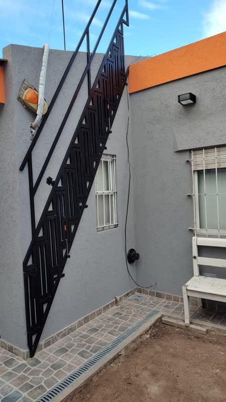 Escaleras plegables — foto 1, trabajo de Todo Herrería
