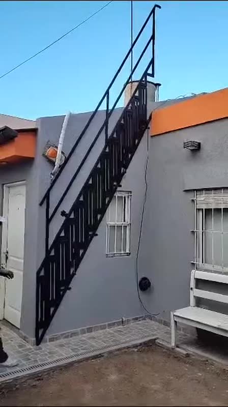 Escaleras plegables — video, trabajo de Todo Herrería