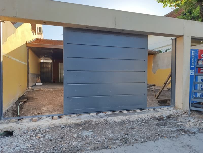 Portón corredizo doble — foto 2, trabajo de Todo Herrería